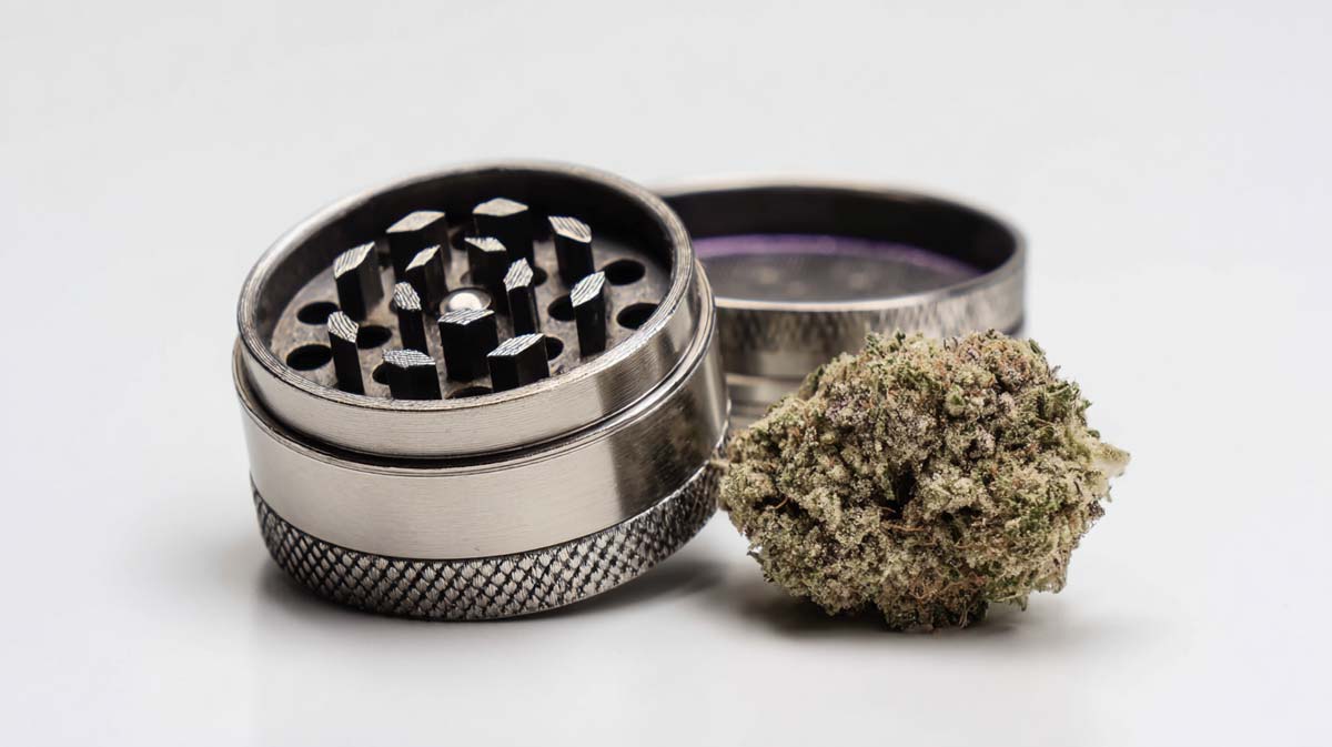 Cannabis auf Kreta: Gesetz, Tourismus, Gesundheit & Importbestimmungen